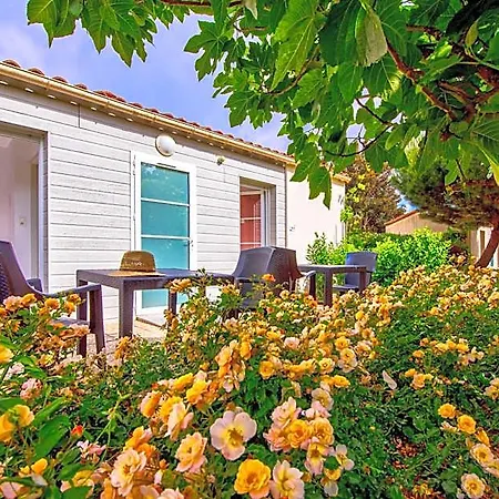 Hotel Olydea - A 2,5km Du Puydufou